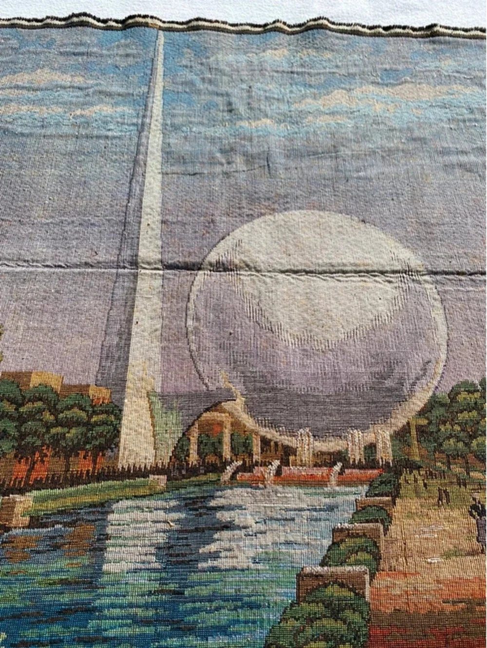 Rare Vintage 1939 New York World‘s Fair tapestry Trylon Perisphere